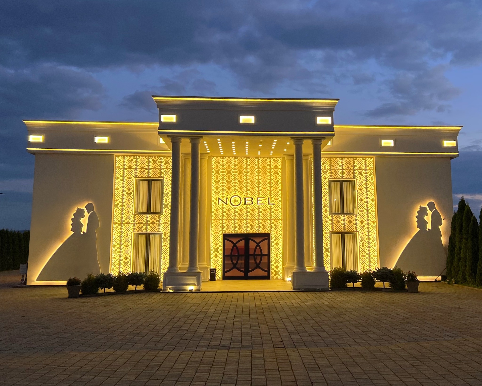 Restaurant Nobel në mbrëmje